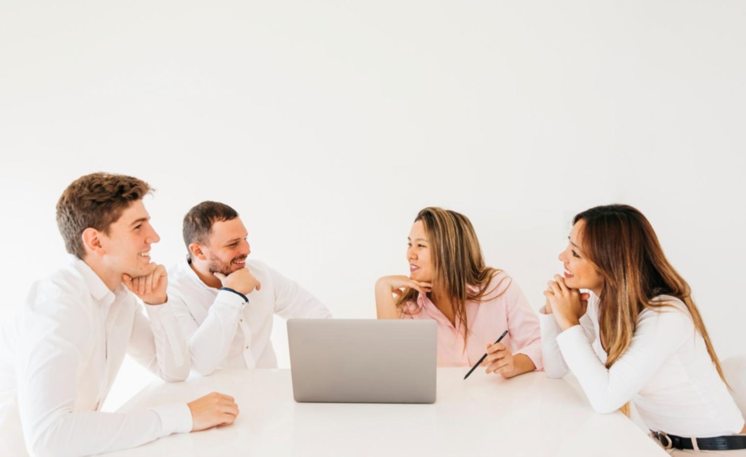 Équipe iqualexara lors d'une session de formation budgétaire interactive
